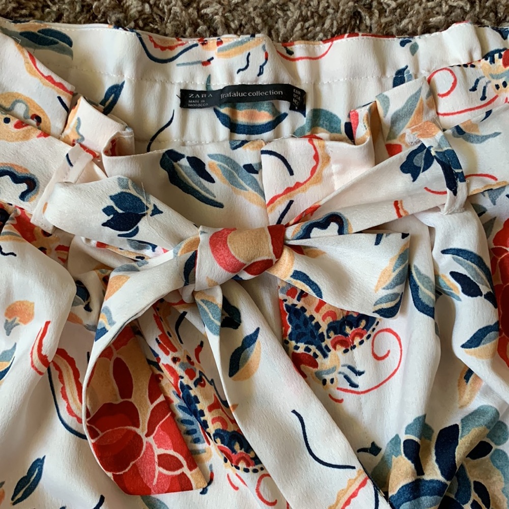 Zara Shorts - Picture 2 of 4